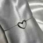 Gümüş Kalpli İnce Çelik Bileklik