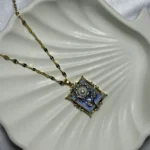 İnci Detaylı Mavi Kare Kolye