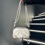 Beyaz El ve Kol Çantası