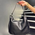 Siyah Halka Detaylı Astarlı Salaş Omuz Çantası