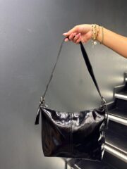 Siyah Fermuarlı Bucket Omuz Çantası