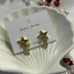 Yıldız Figürlü Gold Çelik Küpe